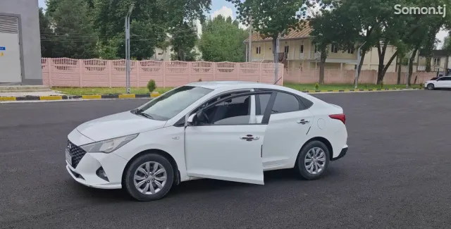 Hyundai Solaris 2022 · 1.6 AT