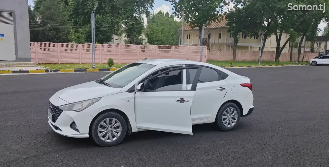 Hyundai Solaris 2022 · 1.6 AT
