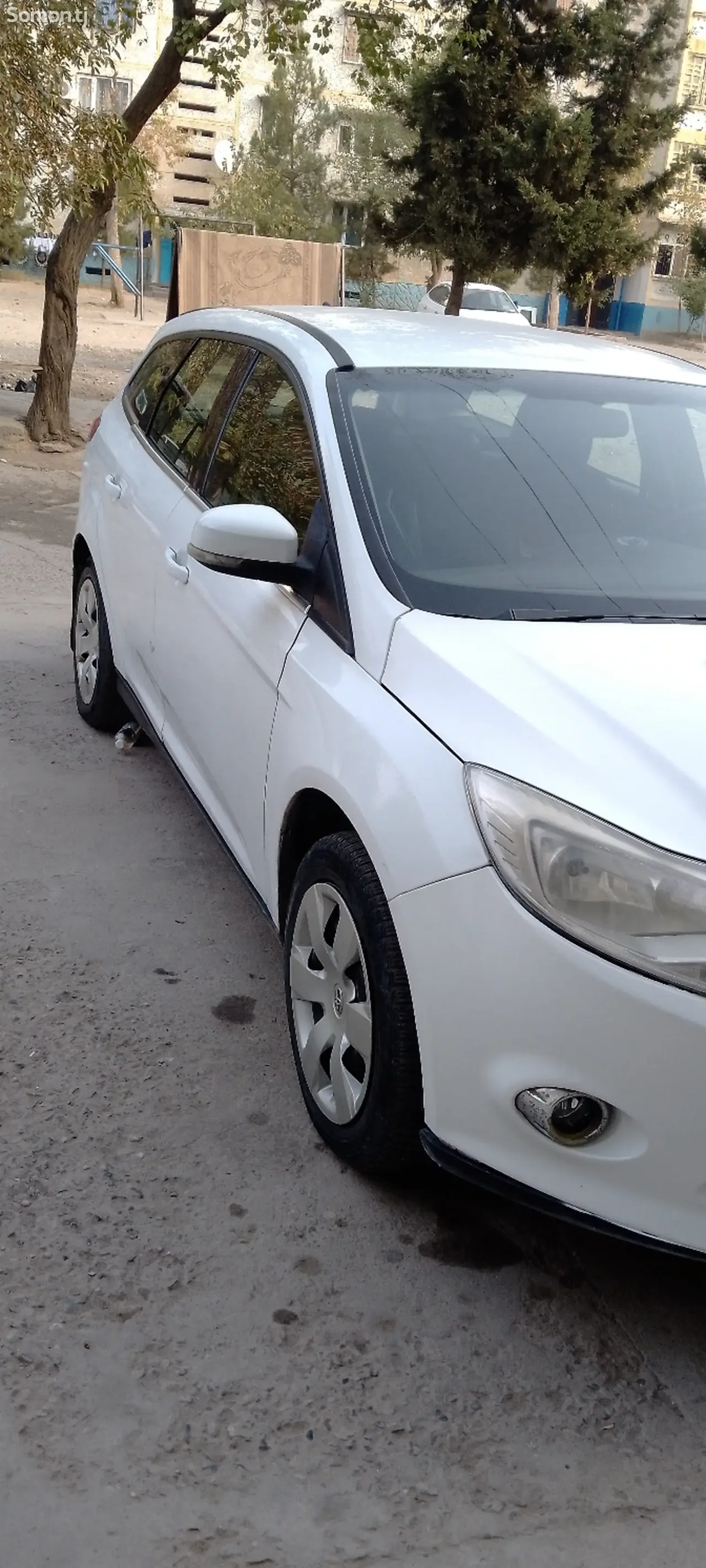 Ford Focus 2013 · 1.6 MT