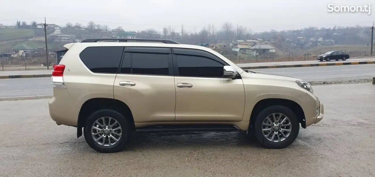 Toyota Land Cruiser Prado 2011 · 3.0 AT