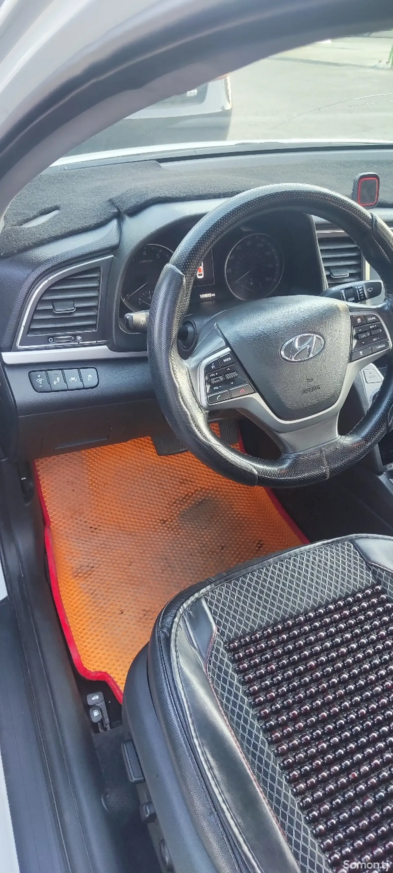 Hyundai Elantra 2017 · 2.0 AT