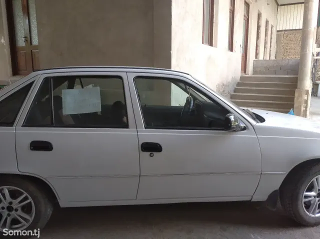 Daewoo Nexia 1995 · 1.6 MT