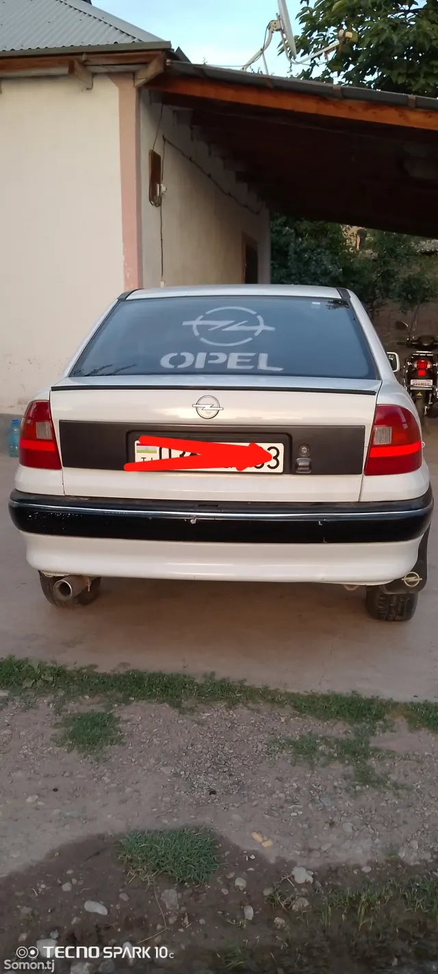 Opel Astra F 1993 · 1.6 MT