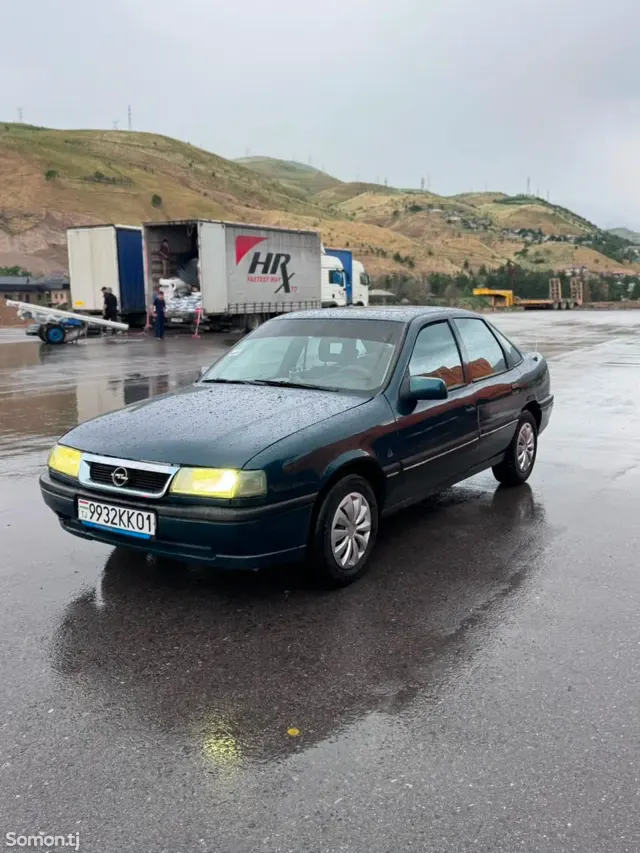 Opel Vectra A 1995 · 1.6 MT