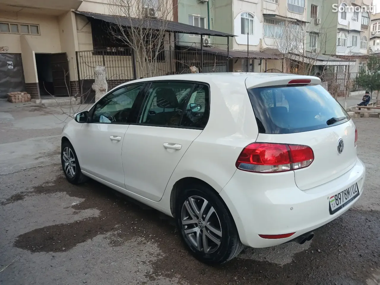 Volkswagen Golf 2010 · 2.0 AT