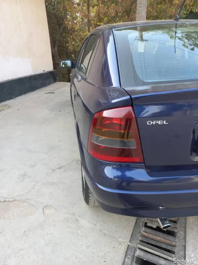 Opel Astra G 1999 · 1.6 MT