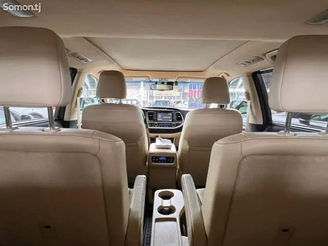 Toyota Highlander 2016 · 3.5 AT