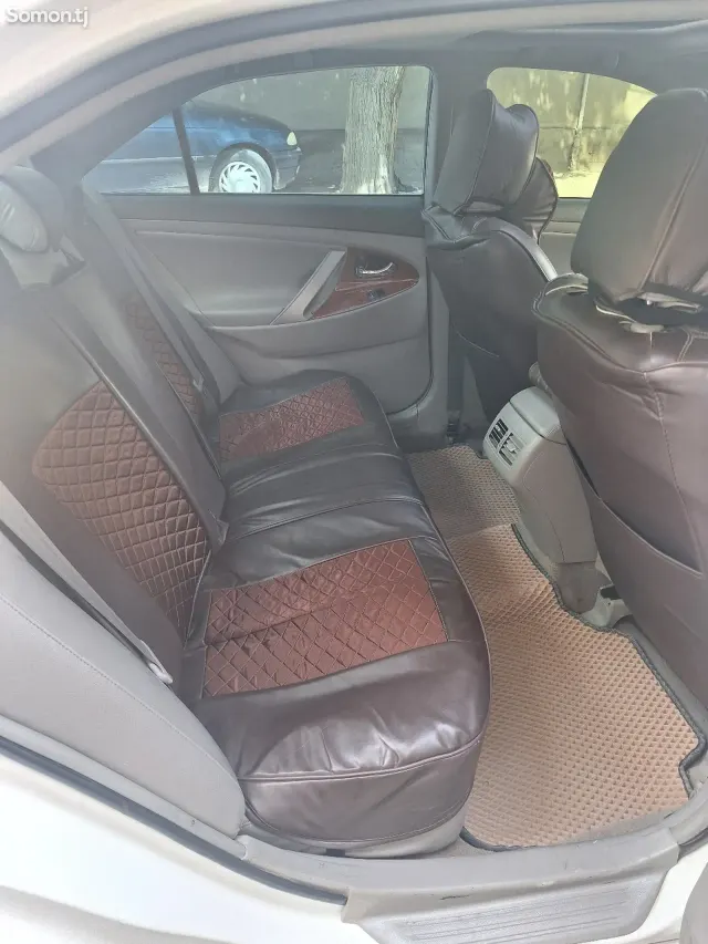 Toyota Camry 2010 · 2.4 AT