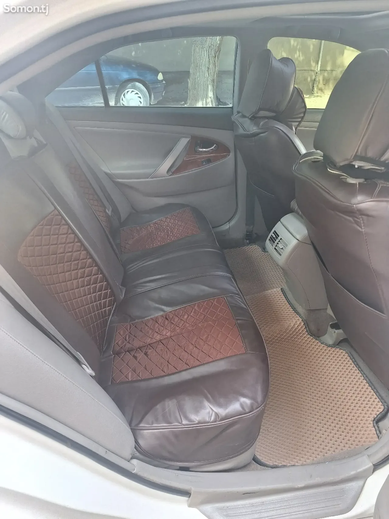 Toyota Camry 2010 · 2.4 AT
