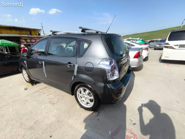 Toyota Corolla Verso 2006 · 1.8 MT