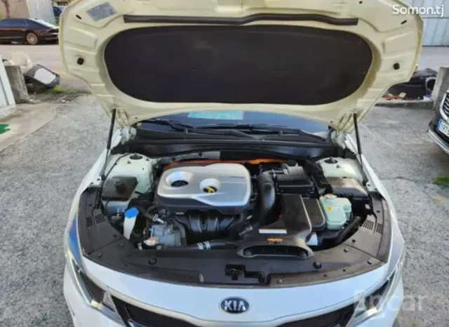 Kia K5 2016 · 2.0 AT