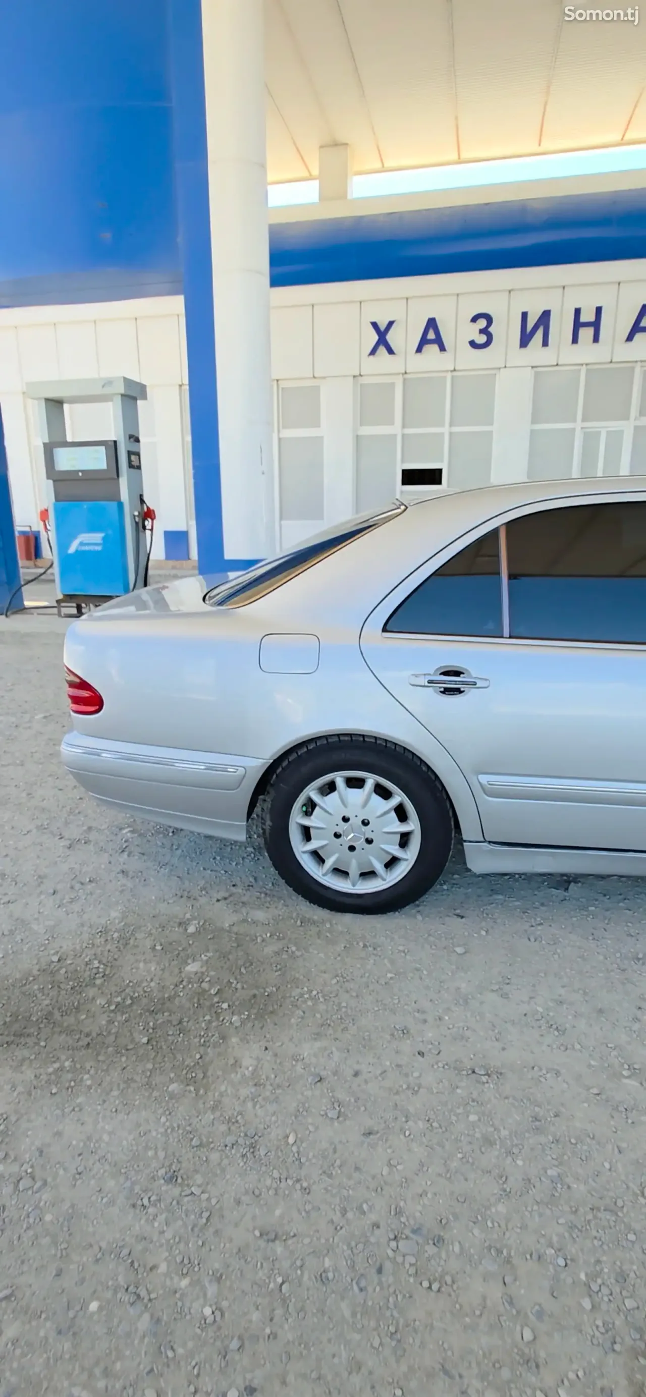 Mercedes-Benz E class 2000 · 2.0 AT