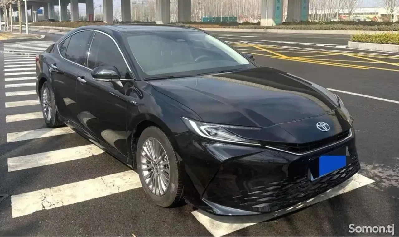 Toyota Camry 2025 · 2.0 AT