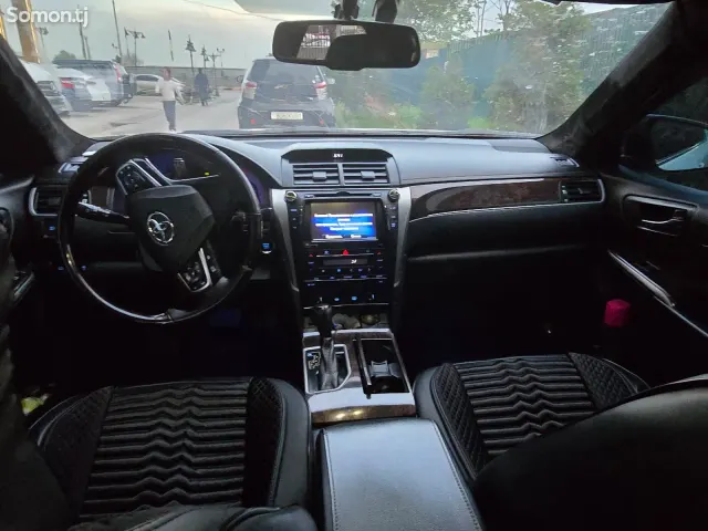 Toyota Camry 2017 · 3.5 AT