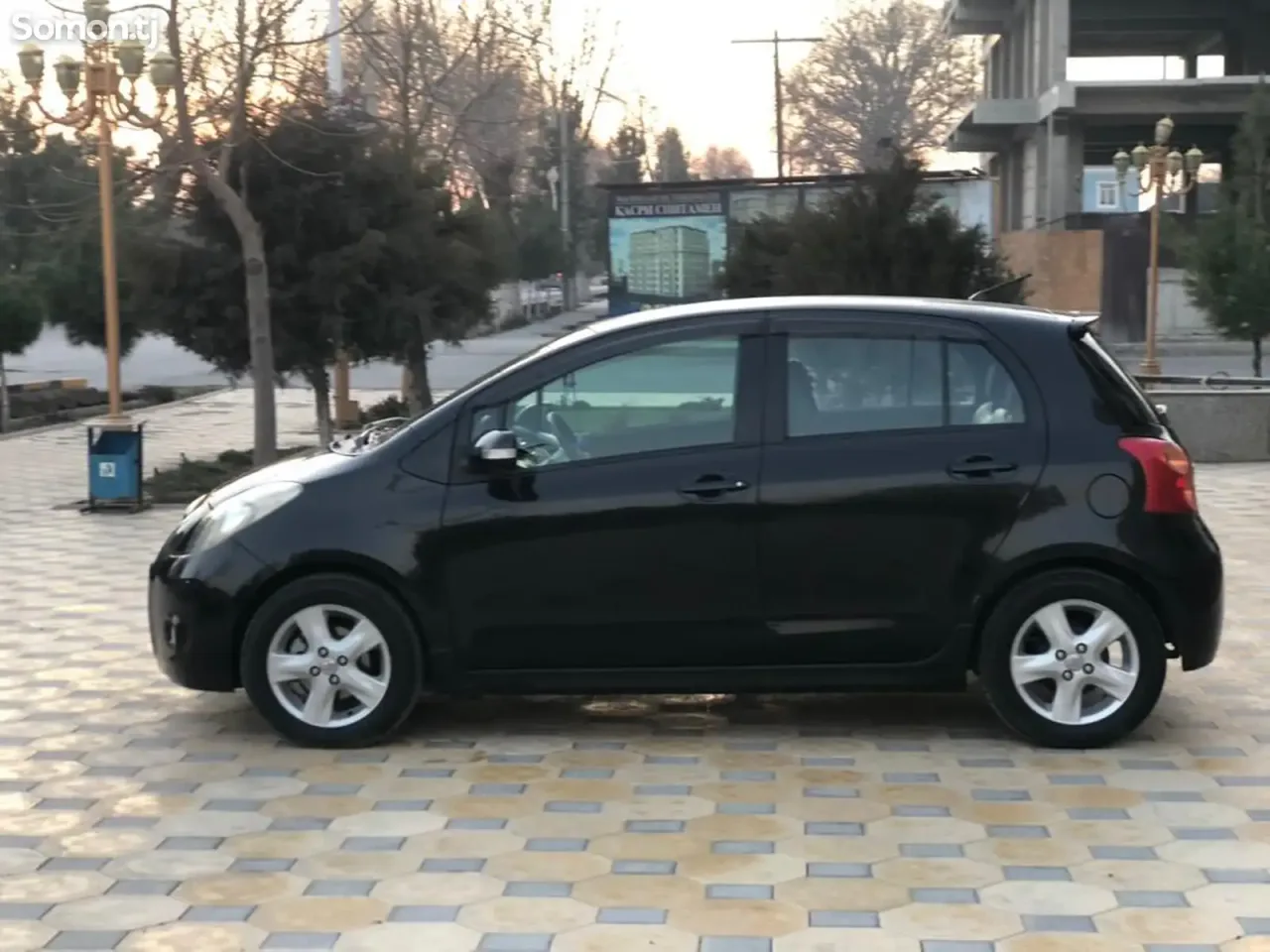 Toyota Vitz 2008 · 1.3 AT