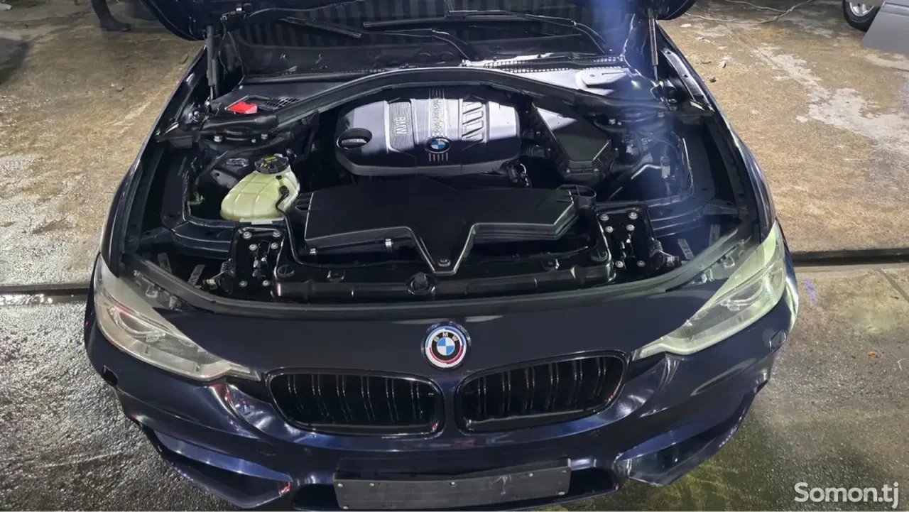 BMW 3 series 2015 · 2.0 AT
