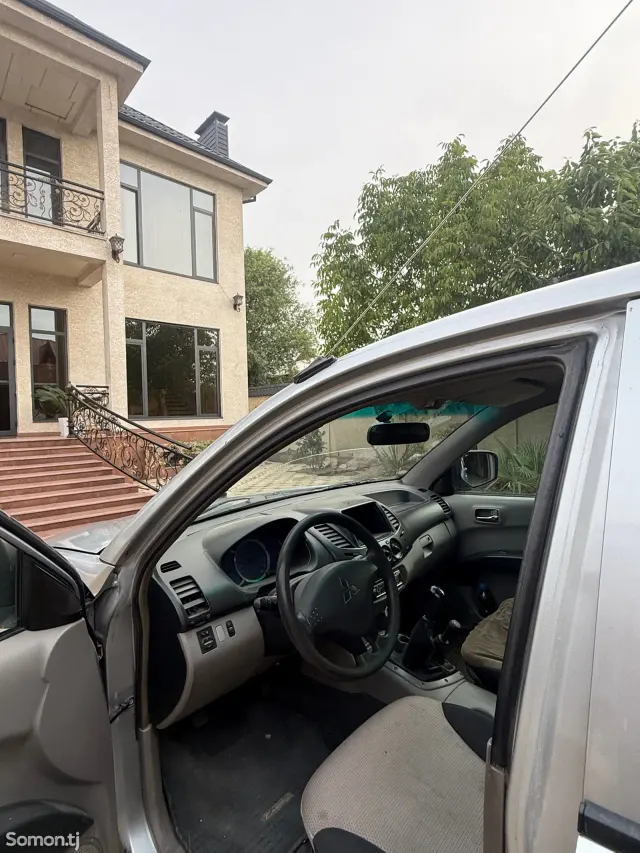 Mitsubishi L200 2008 · 2.4 MT