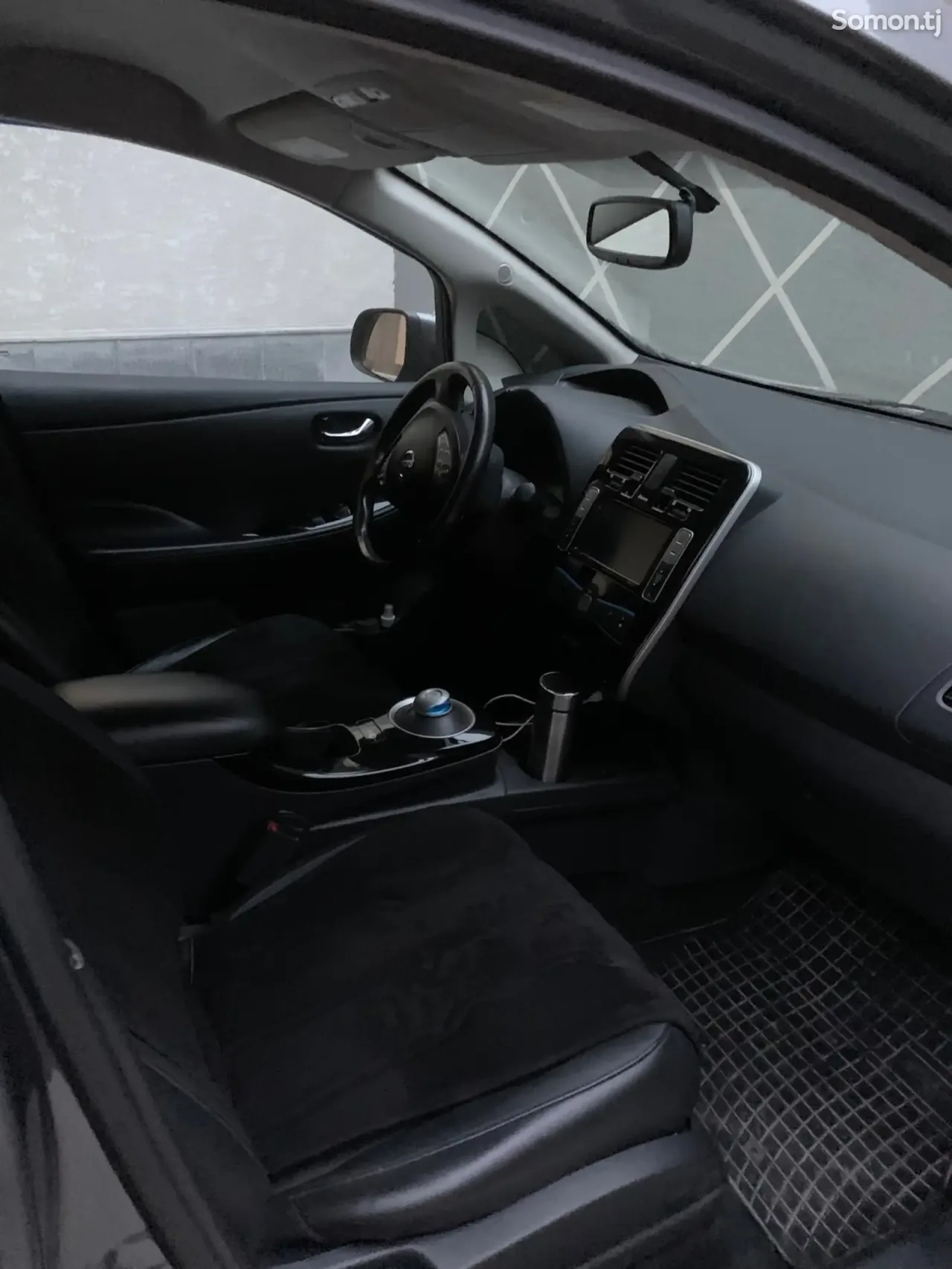 Nissan Leaf 2017 · AT