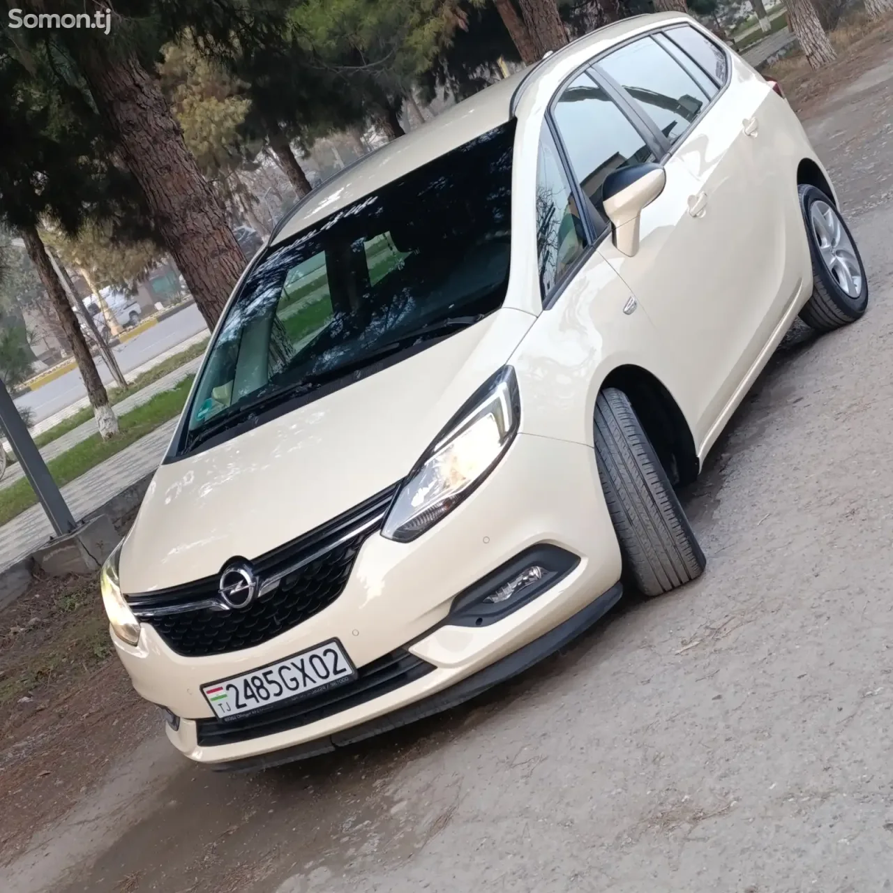 Opel Zafira 2017 · 1.6 MT