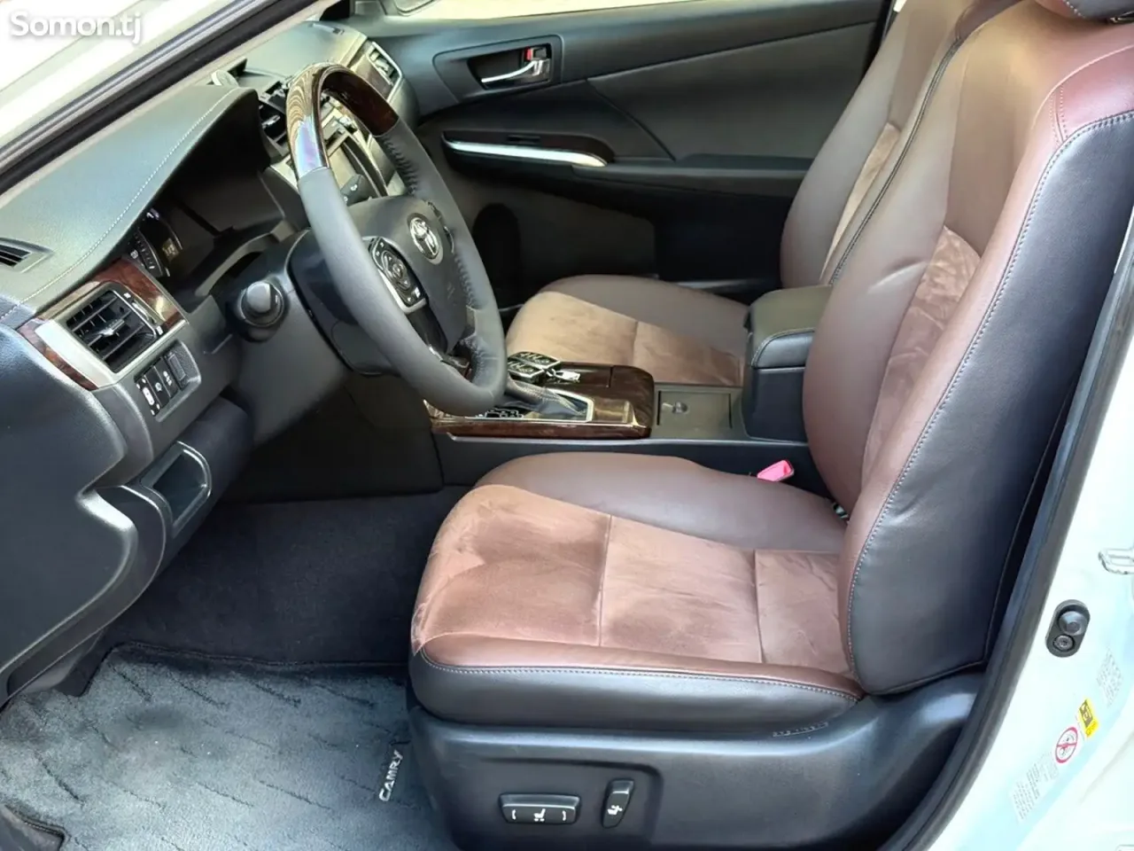 Toyota Camry 2016 · 2.5 AT