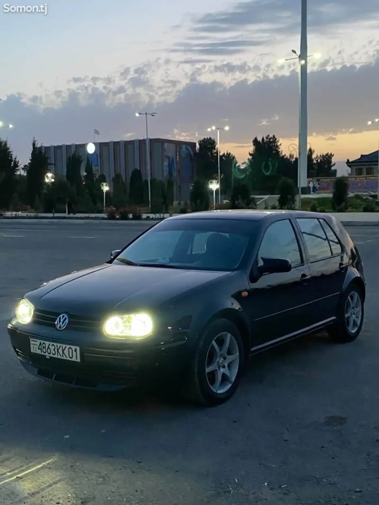 Volkswagen Golf 2000 · 2.0 AT
