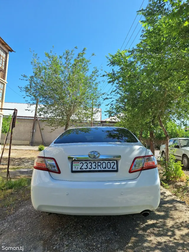 Toyota Camry 2010 · 2.4 AT