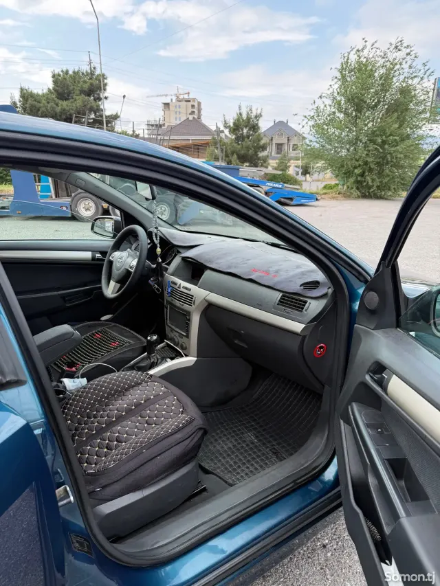 Opel Astra H 2007 · 1.6 MT