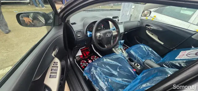 Toyota Corolla 2013 · 1.8 AT