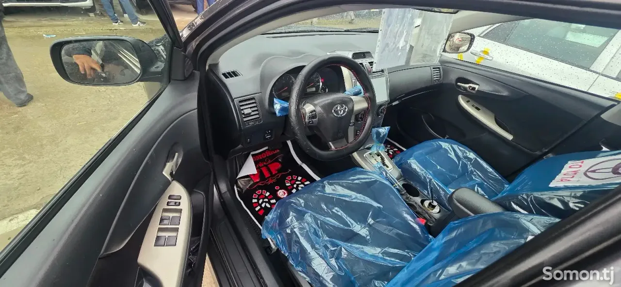 Toyota Corolla 2013 · 1.8 AT