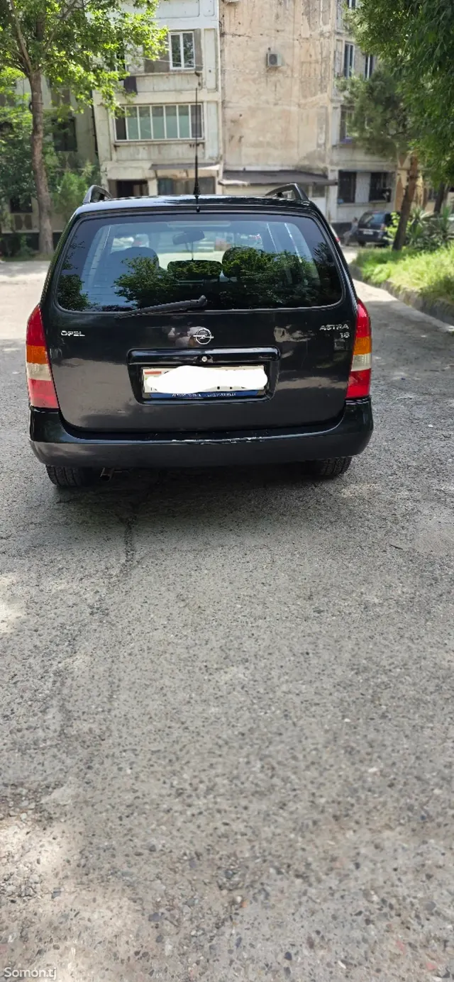 Opel Astra G 2002 · 1.6 MT