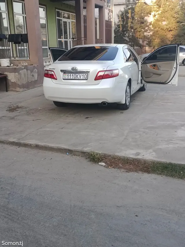 Toyota Camry 2007 · 2.4 AT
