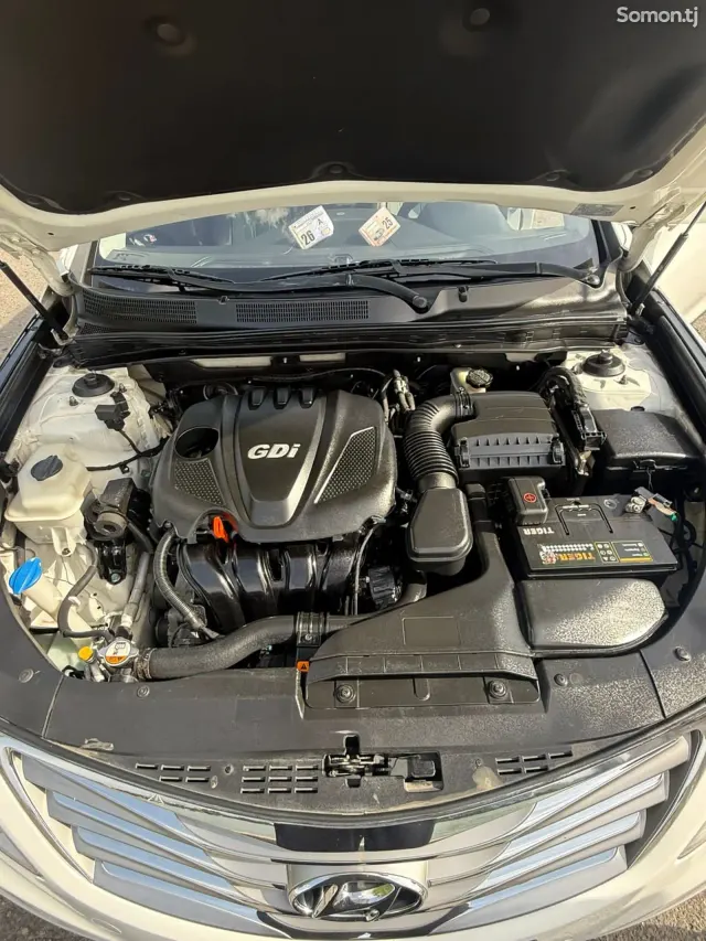 Hyundai Grandeur 2012 · 2.4 AT