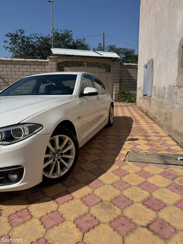BMW 5 series 2016 · 2.0 AT