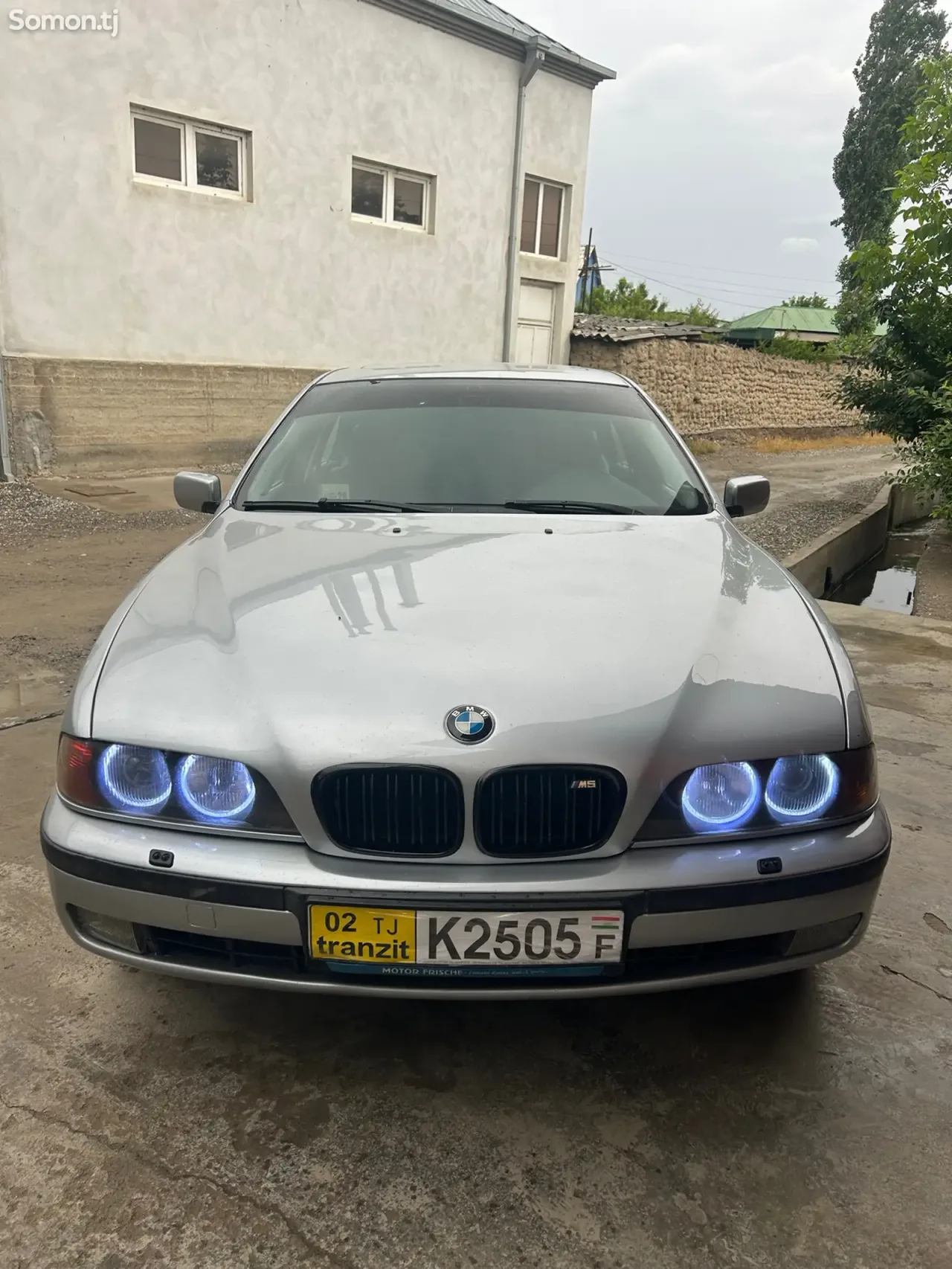 BMW M5 1998 · 2.3 AT