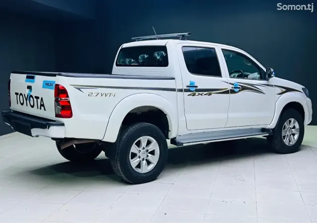Toyota Hilux 2014 · 2.7 AT