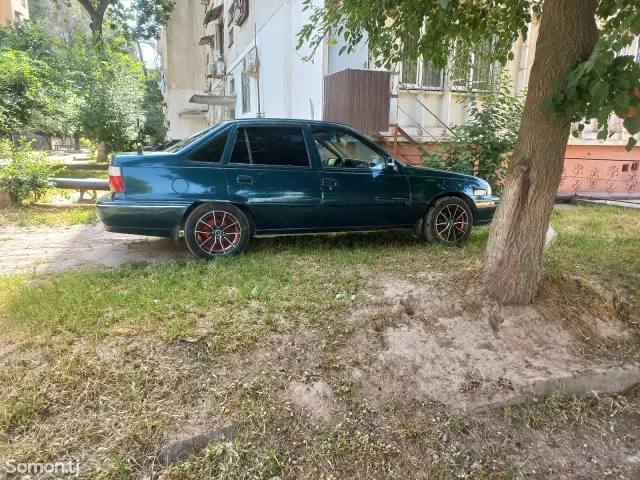Daewoo Nexia 1995 · 1.6 MT