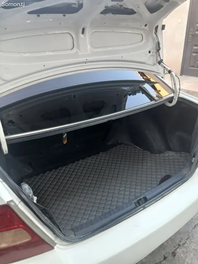 Toyota Corolla 2003 · 1.8 MT