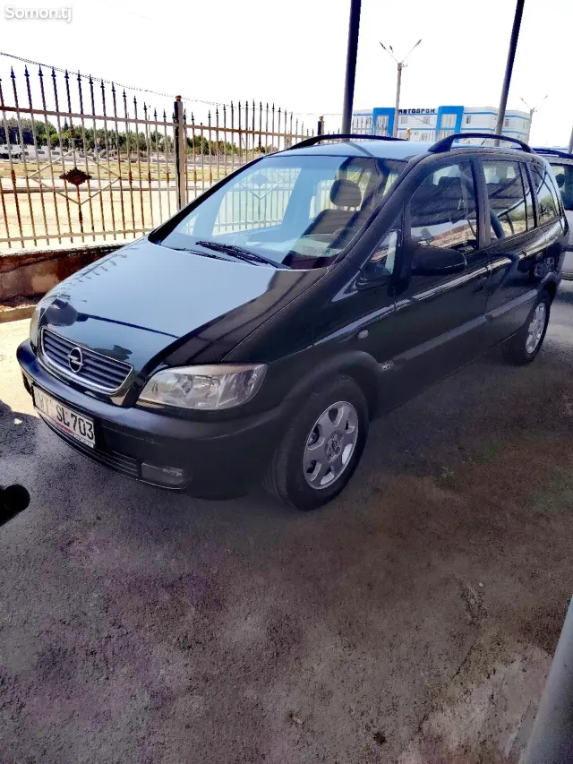 Opel Zafira 2001 · 1.6 MT