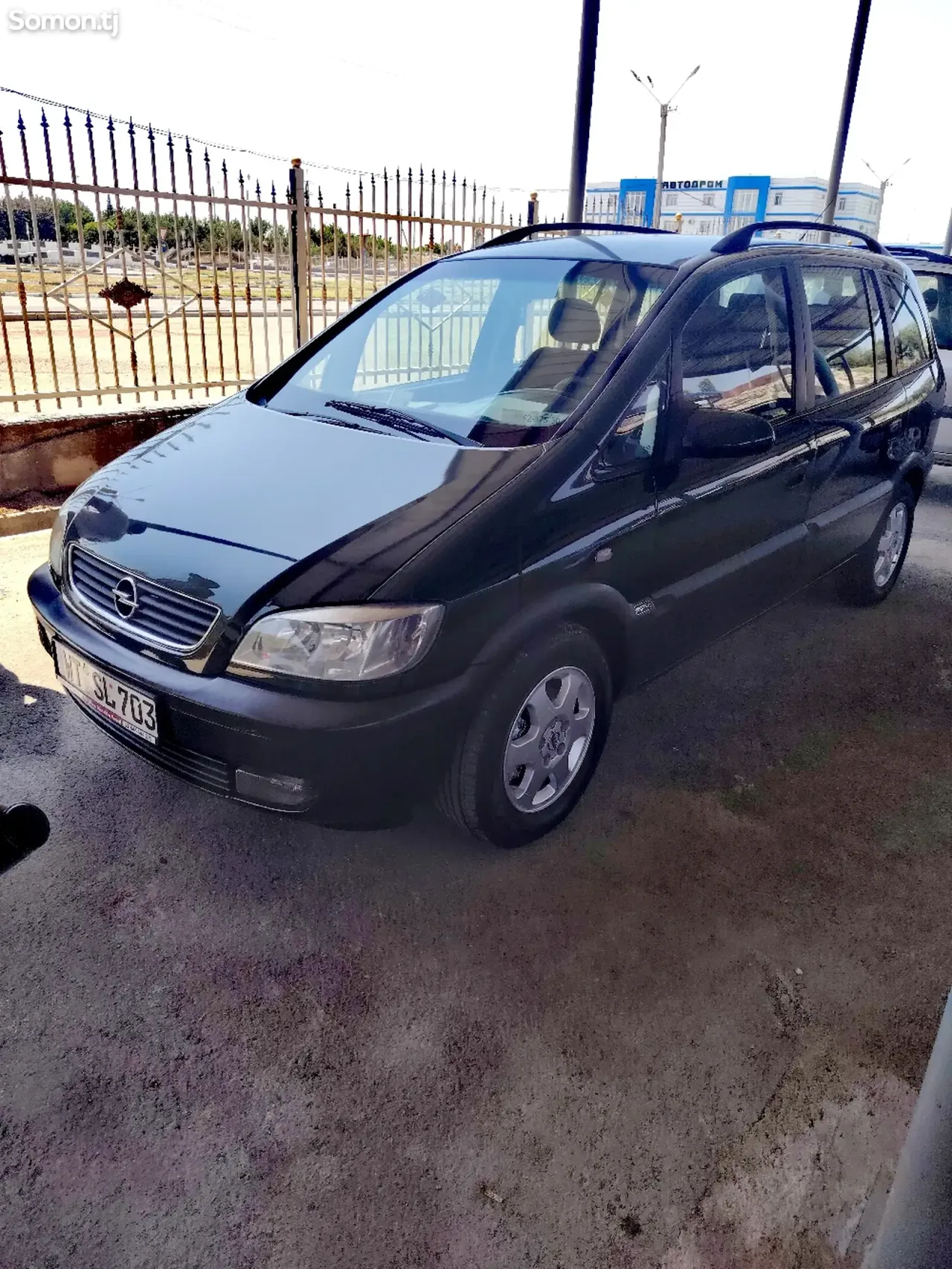 Opel Zafira 2001 · 1.6 MT