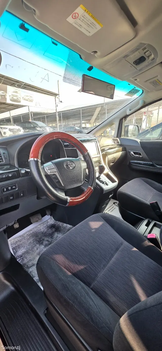 Toyota Vellfire 2014 · 2.4 AT