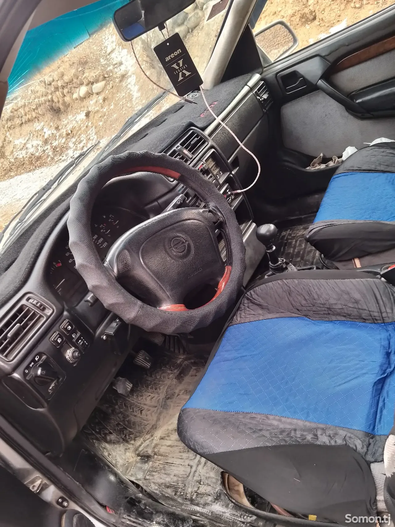 Opel Vectra A 1994 · 1.6 MT