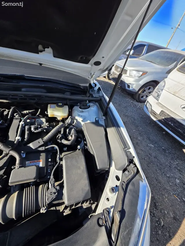 Toyota Camry 2019 · 2.5 AT
