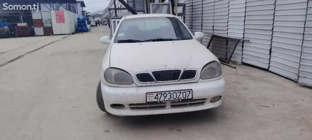 Daewoo Lanos 1997 · 1.6 MT