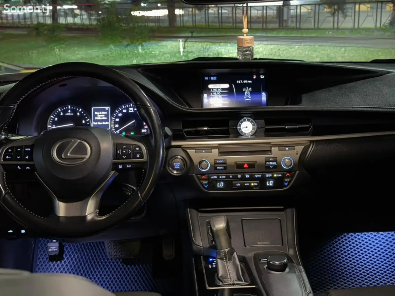 Lexus ES series 2017 · 2.5 AT
