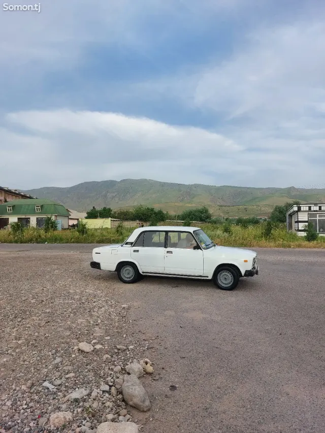 Lada (ВАЗ) 2107 2005 · 1.6 MT