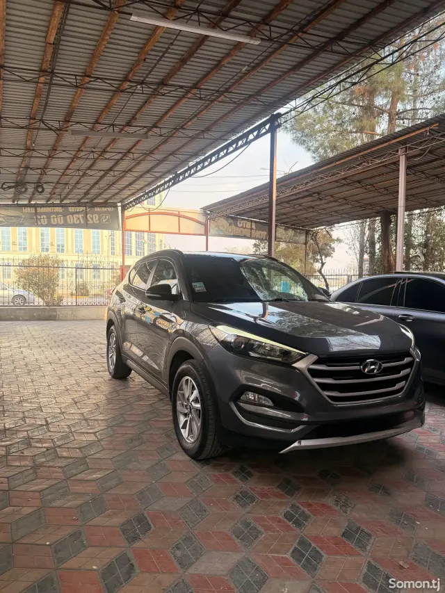 Hyundai Tucson 2015 · 1.7 AT