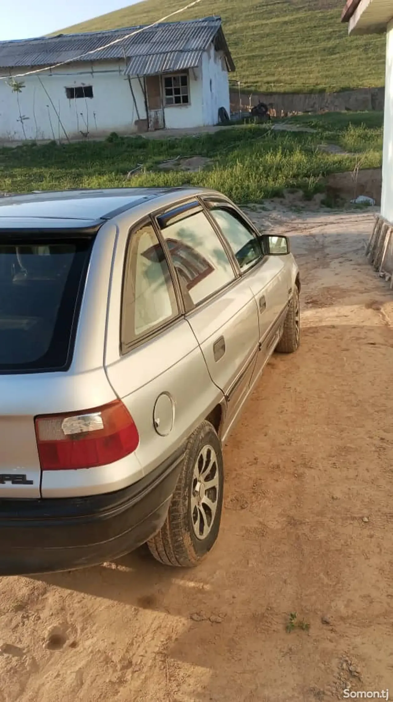 Opel Astra F 1993 · 1.6 MT