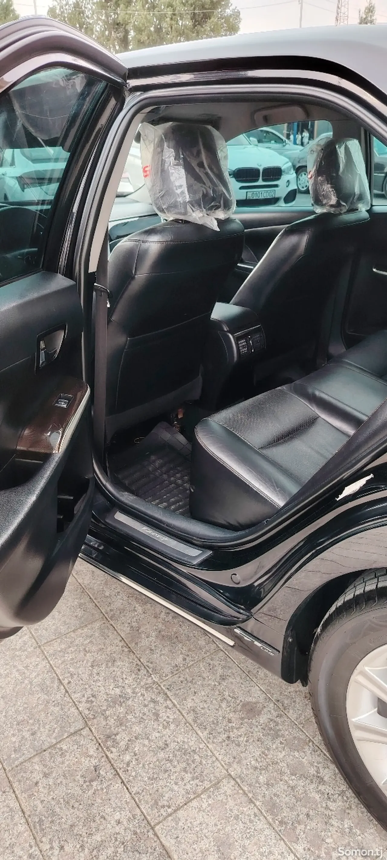 Toyota Camry 2014 · AT