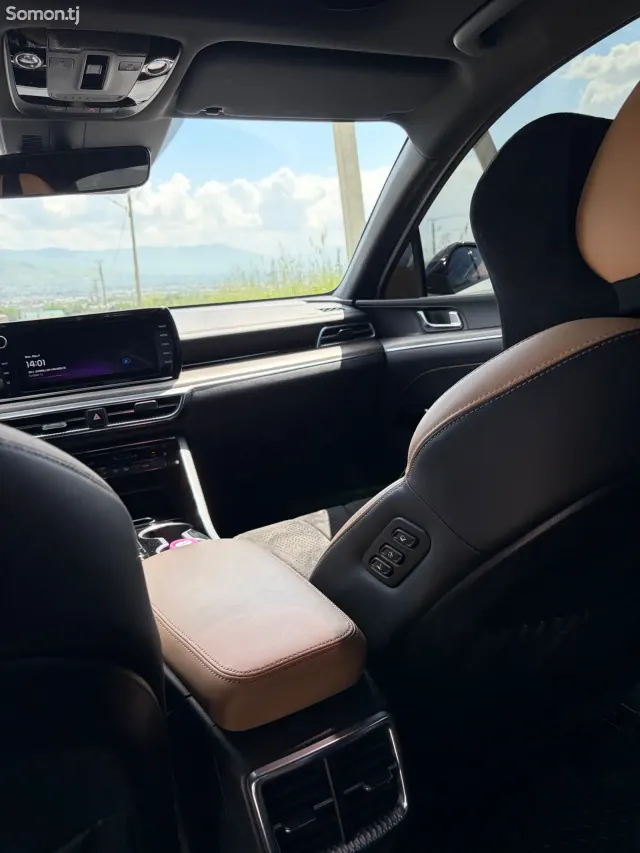 Kia K series 2020 · 2.0 AT