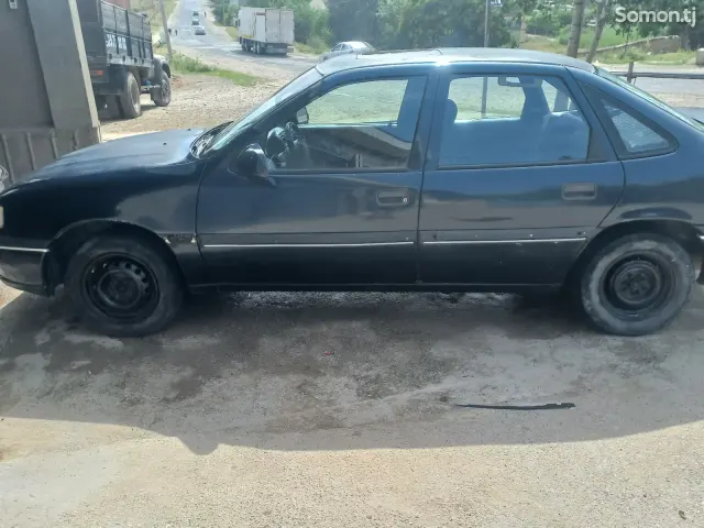 Opel Astra F 1995 · 1.6 MT